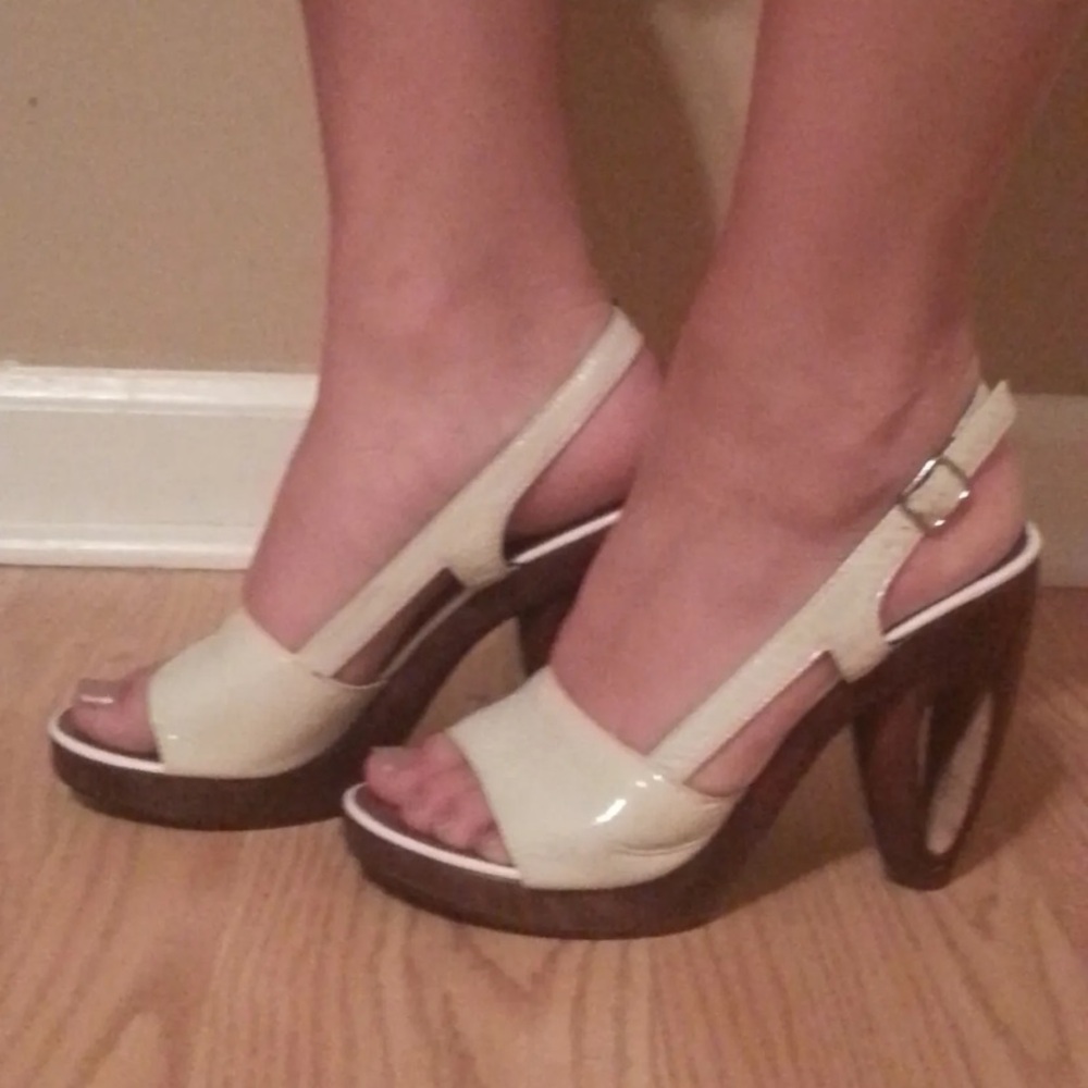 Two Lips “Cookie” Open Toe Heels Size 7 White Carved Out Wooden Heel